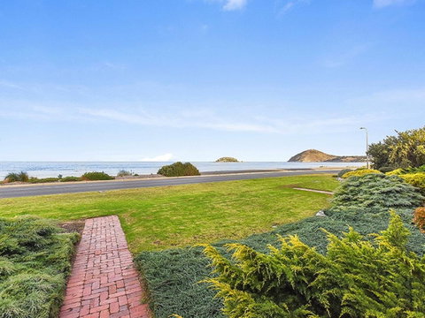 Franklin Beachfront Apartments - Accommodation Cooktown 0