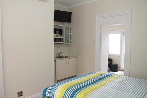 Smugglers Inn Studio Apartments - Accommodation Cooktown 15