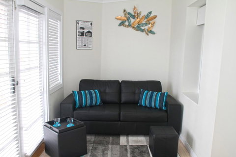 Smugglers Inn Studio Apartments - Accommodation Cooktown 3