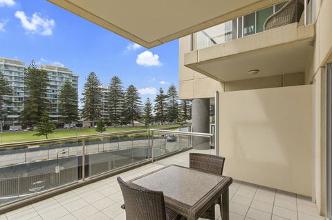 Pier Luxury Apartments - Accommodation Cooktown 5