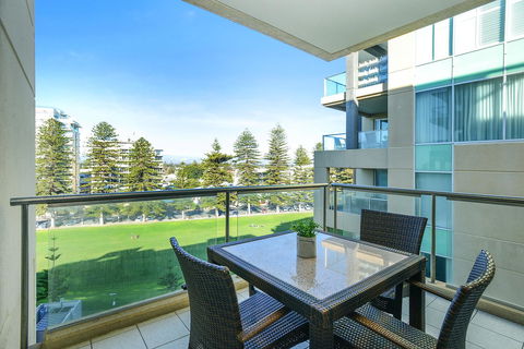 Pier Luxury Apartments - Accommodation Cooktown 3
