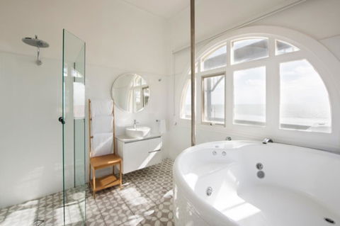 Seawall Apartments - Accommodation Cooktown 10