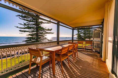 Seawall Apartments - Accommodation Cooktown 1