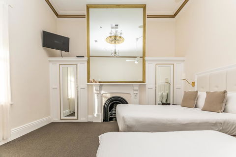 Seawall Apartments - Accommodation Cooktown 5