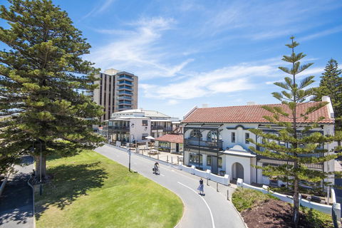 Seawall Apartments - Accommodation Cooktown 0