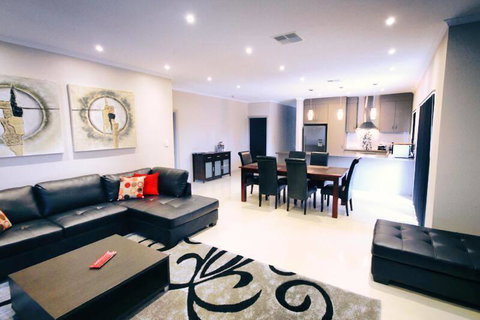 Casavino Luxury Villa - Accommodation Cooktown 3