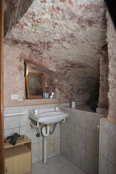 Ali\'s Underground Studio - Accommodation Cooktown 10