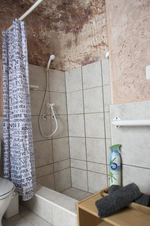 Ali\'s Underground Studio - Accommodation Cooktown 11