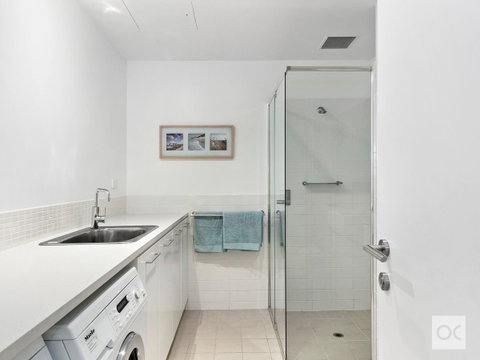 Breeze Beachfront Apartment - Accommodation Cooktown 38