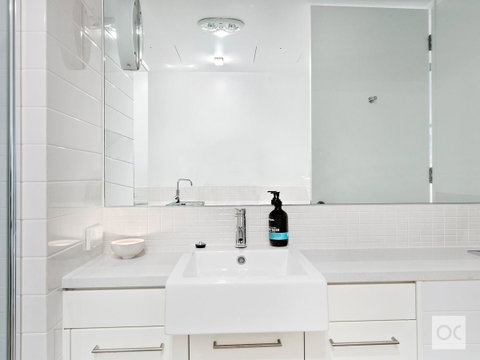 Breeze Beachfront Apartment - Accommodation Cooktown 36