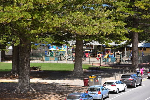 Breeze Beachfront Apartment - Accommodation Cooktown 1