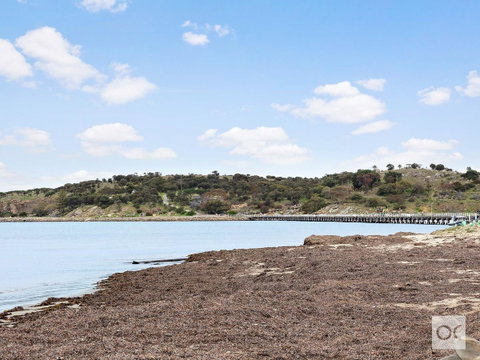 Breeze Beachfront Apartment - Accommodation Cooktown 22