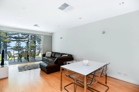 Breeze Beachfront Apartment - Accommodation Cooktown 12