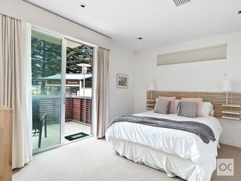 Breeze Beachfront Apartment - Accommodation Cooktown 29