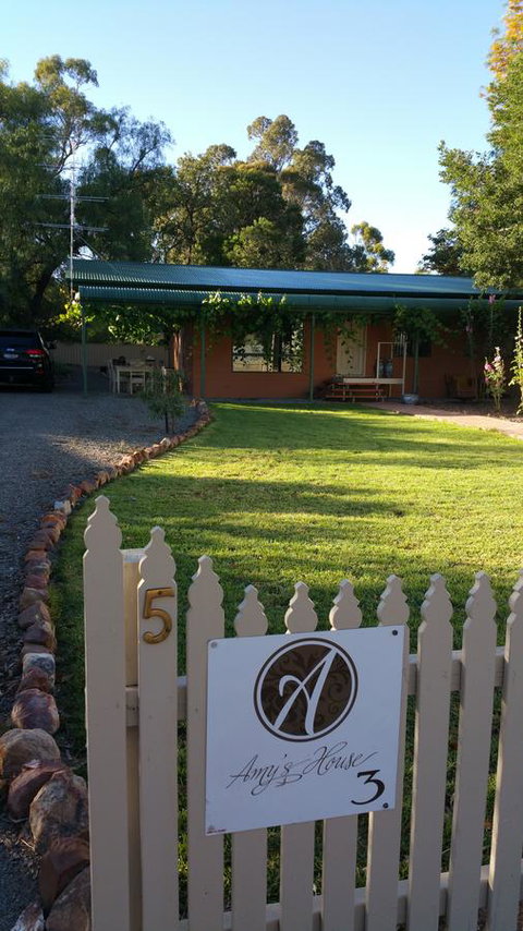 Amy\'s House Bed & Breakfast - Accommodation Cooktown 11