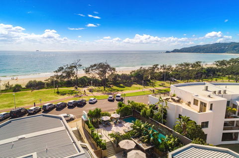 Bayview Beachfront Apartments, In Town Right On The Beach - Accommodation Cooktown 3