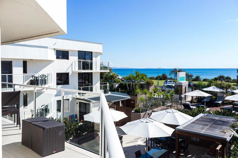 Bayview Beachfront Apartments, In Town Right On The Beach - Accommodation Cooktown 15