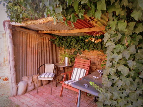The Pig And Whistle - Accommodation Cooktown 8