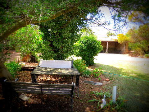 The Pig And Whistle - Accommodation Cooktown 5