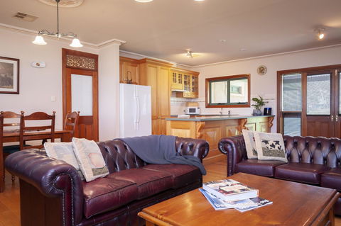 Angaston Saleyards Luxury Accommodation - Accommodation Cooktown 5