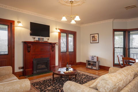 Angaston Saleyards Luxury Accommodation - Accommodation Cooktown 8