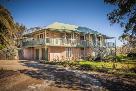 Angaston Saleyards Luxury Accommodation - Accommodation Cooktown 0