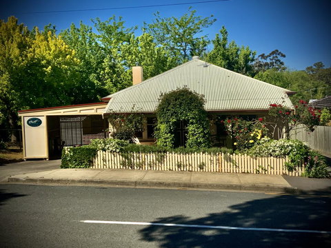 Oats Cottage - Accommodation Cooktown 0