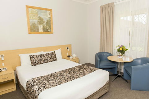 Bathurst Motor Inn - Accommodation Cooktown 3