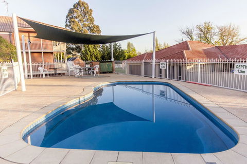 Bathurst Motor Inn - Accommodation Cooktown 5