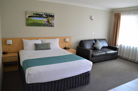 Bathurst Motor Inn - Accommodation Cooktown 2