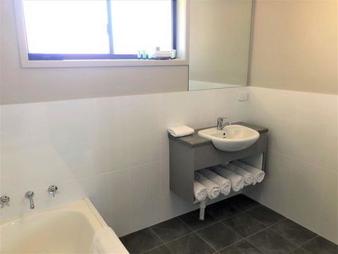 Bathurst Motor Inn - Accommodation Cooktown 15