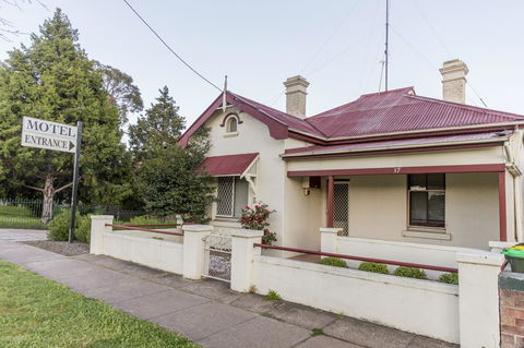 Bathurst Motor Inn - Accommodation Cooktown 30
