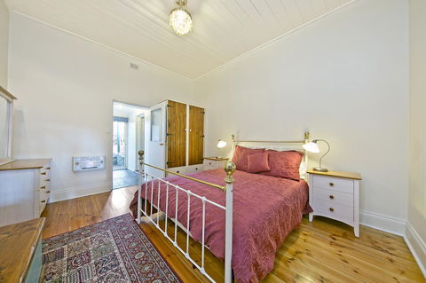 Vineyard Cottage BnB - Accommodation Cooktown 2