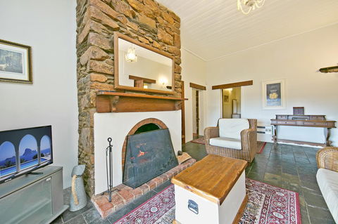 Vineyard Cottage BnB - Accommodation Cooktown 14