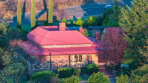 Vineyard Cottage BnB - Accommodation Cooktown 0