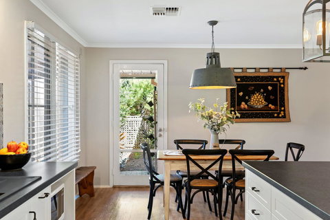 Adelaide Hills Retreats - Accommodation Cooktown 8