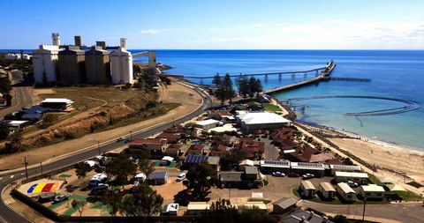 Wallaroo Beachfront Tourist Park - Accommodation Cooktown 2