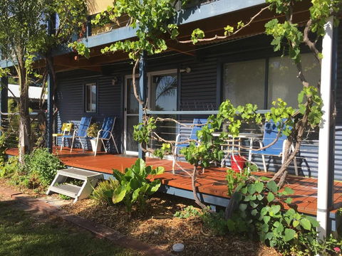 SHAKIN' SHACK - Accommodation Cooktown 0