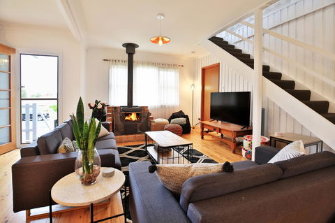 Hudson Bay @ Basin View-Pet Friendly-15 Mins To Hyams Beach - Accommodation Cooktown 0