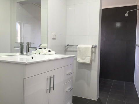 Hilton Beachfront Motel - Accommodation Cooktown 37