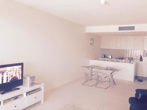 Breakwater Apartment - Accommodation Cooktown 14