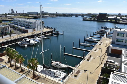 Breakwater Apartment - Accommodation Cooktown 20