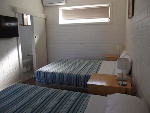 Guichen Bay Motel - Accommodation Cooktown 2