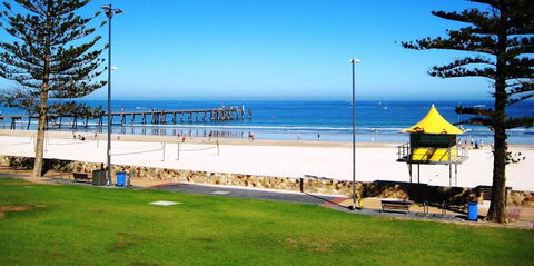 Parkview Apartment - Grandview House & Apartments - Accommodation Cooktown 13