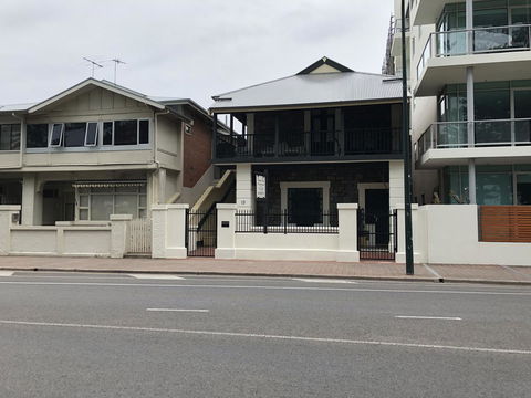 Parkview Apartment - Grandview House & Apartments - Accommodation Cooktown 12