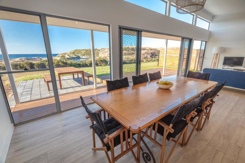 Middle River Beach House, Western House - Accommodation Cooktown 8