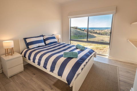 Middle River Beach House, Western House - Accommodation Cooktown 9