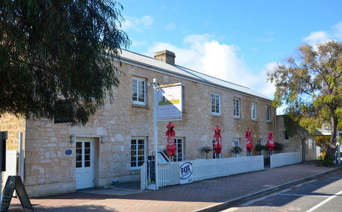 Caledonian Inn - Accommodation Cooktown 28