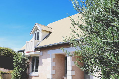 Caledonian Inn - Accommodation Cooktown 13