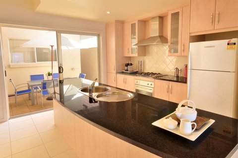 Adelaide Luxury Beach House - Accommodation Cooktown 26